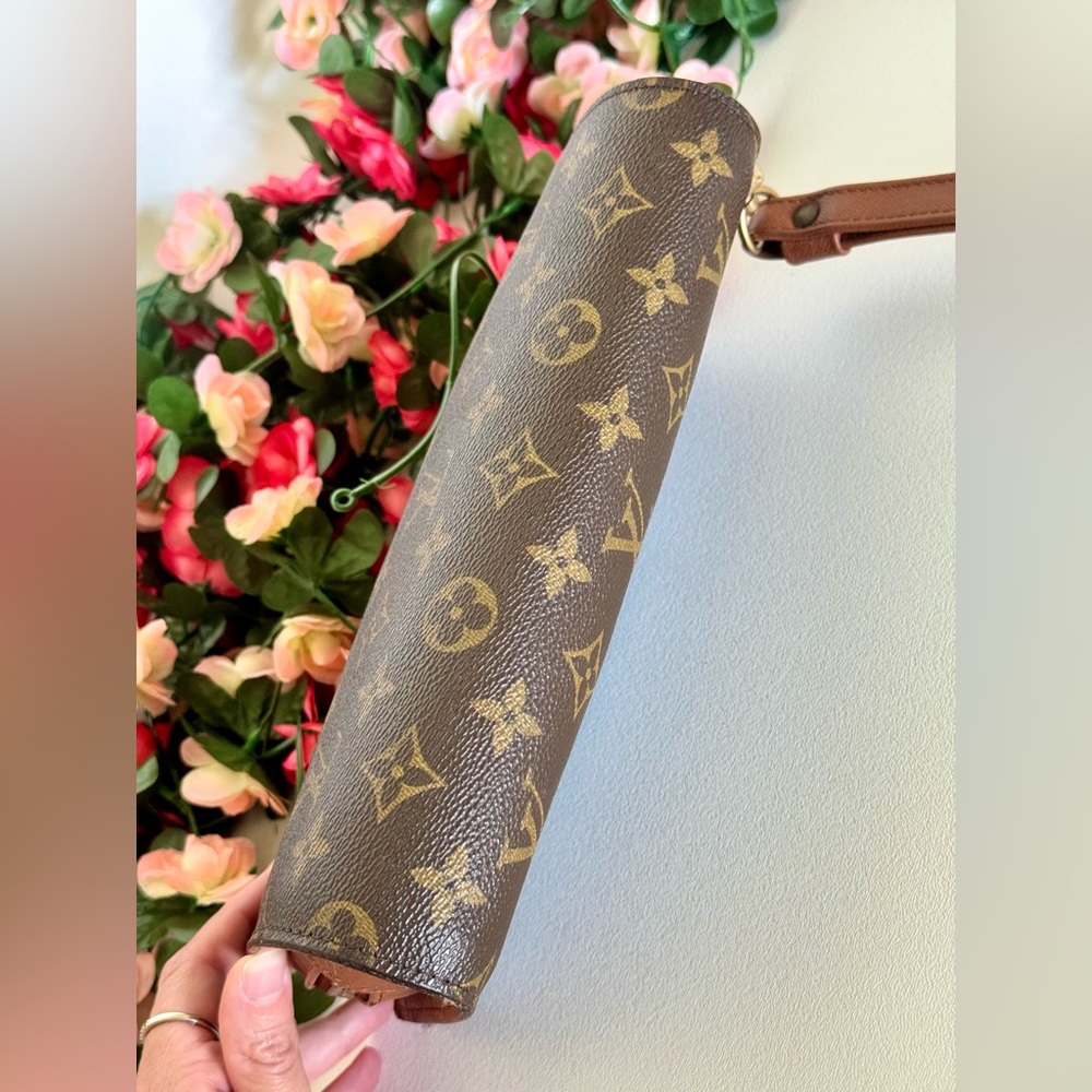 Louis Vuitton Monogram Orsay Clutch ๐ค๐ค - Picture 8 of 16